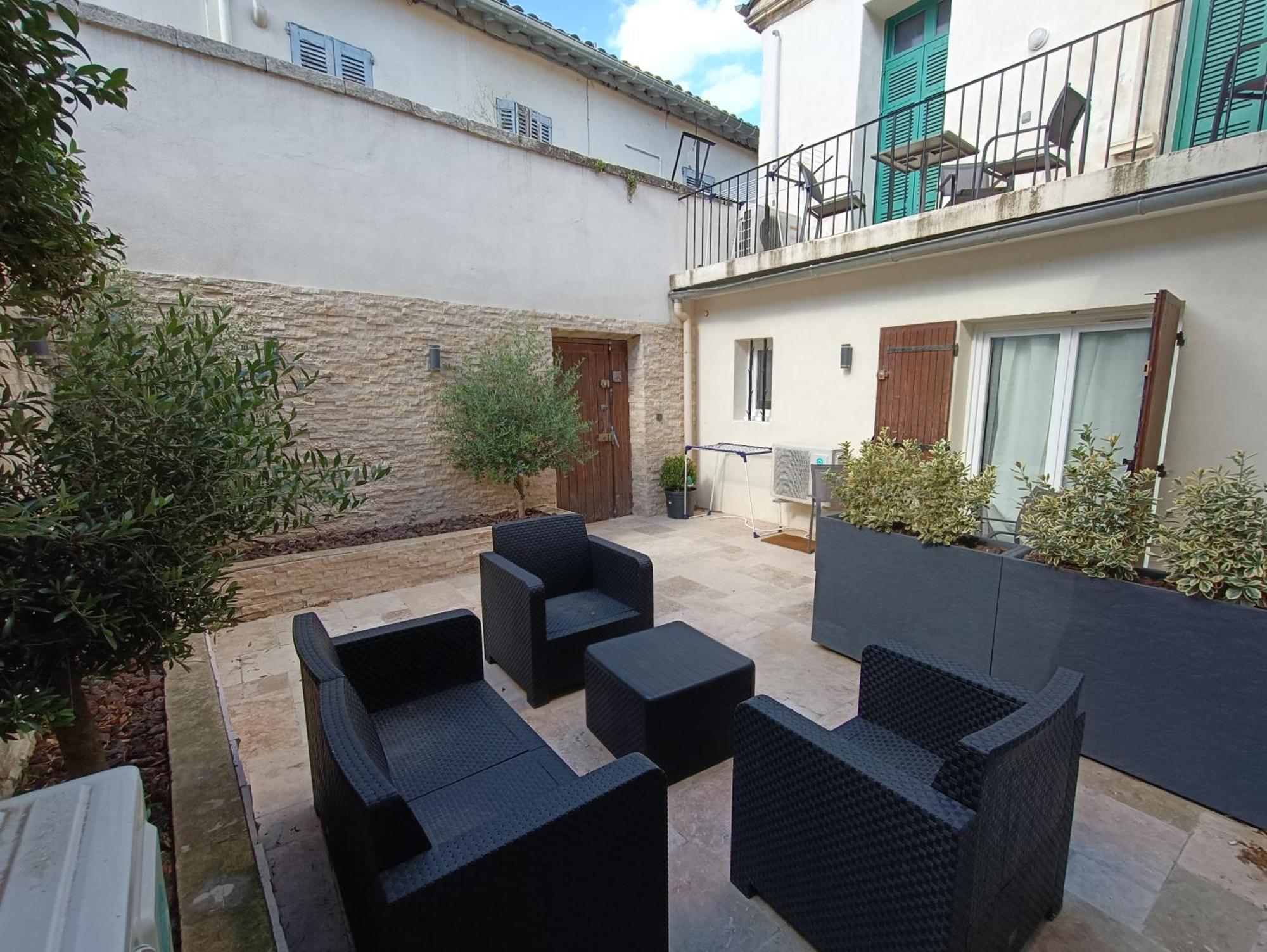 T3 Renove Avec Cour, Intra Muros Avignon Buitenkant foto